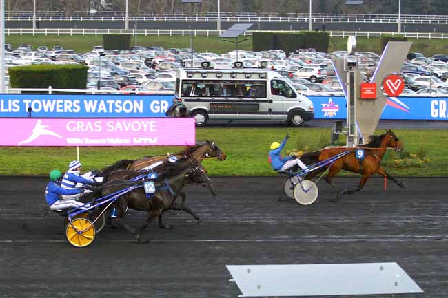 Photo d'arrivée de la course pmu PRIX GRAS SAVOYE WILLIS TOWERS WATSON à PARIS-VINCENNES le Dimanche 26 janvier 2020