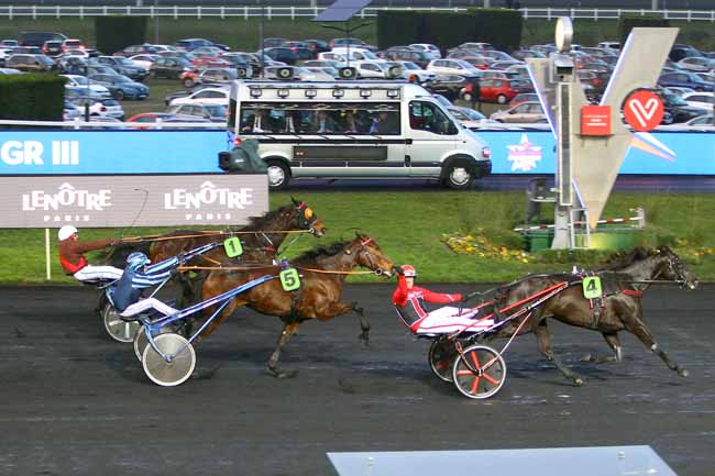 Photo d'arrivée de la course pmu PRIX HELEN JOHANSSON à PARIS-VINCENNES le Dimanche 26 janvier 2020