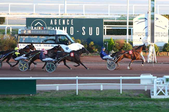 Photo d'arrivée de la course pmu PRIX DES BOUTONS D'OR à CAGNES-SUR-MER le Mardi 4 février 2020