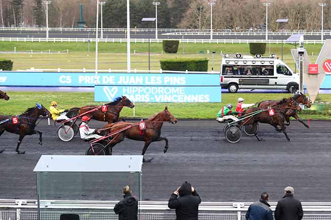Photo d'arrivée de la course pmu PRIX DE JUAN-LES-PINS à PARIS-VINCENNES le Lundi 10 février 2020