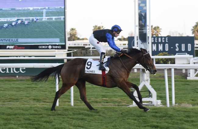 Photo d'arrivée de la course pmu PRIX DE FONTVIEILLE à CAGNES-SUR-MER le Samedi 15 février 2020