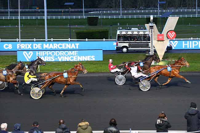 Photo d'arrivée de la course pmu PRIX DE MARCENAT à PARIS-VINCENNES le Lundi 17 février 2020