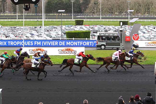 Photo d'arrivée de la course pmu PRIX VIVIER DE MONTFORT à PARIS-VINCENNES le Dimanche 23 février 2020