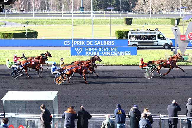 Photo d'arrivée de la course pmu PRIX DE SALBRIS à PARIS-VINCENNES le Mercredi 26 février 2020