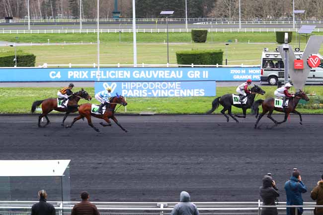 Photo d'arrivée de la course pmu PRIX FELICIEN GAUVREAU à PARIS-VINCENNES le Jeudi 27 février 2020
