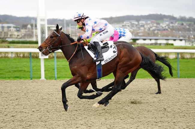 Photo d'arrivée de la course pmu PRIX DE BACQUEVILLE à DEAUVILLE le Vendredi 28 février 2020