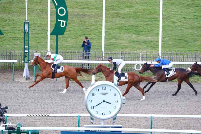 Photo d'arrivée de la course pmu PRIX DE LA SERPENTINE à CHANTILLY le Mardi 3 mars 2020