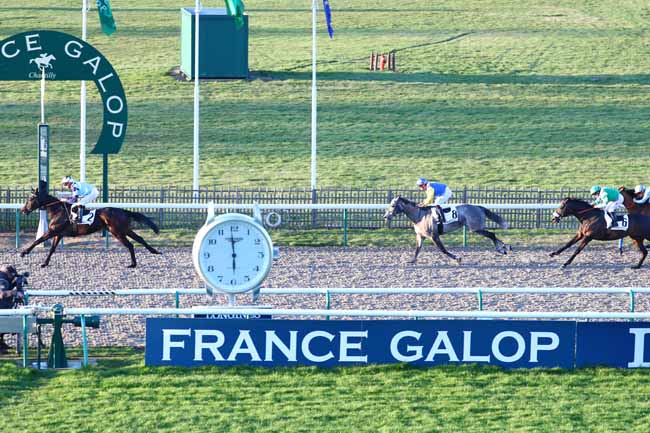 Photo d'arrivée de la course pmu PRIX DU PAYS VALOISIEN à CHANTILLY le Mardi 3 mars 2020