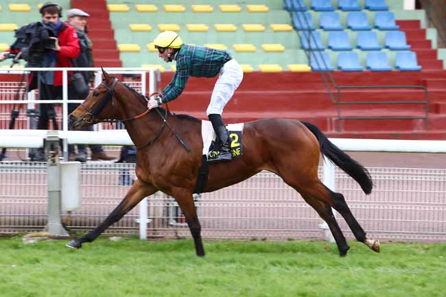Photo d'arrivée de la course pmu PRIX DE LA LAUNETTE à COMPIEGNE le Mercredi 4 mars 2020