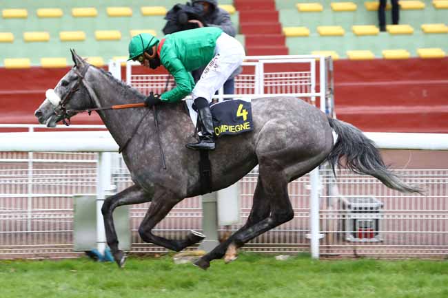 Photo d'arrivée de la course pmu PRIX DU MONT SAINT-PIERRE à COMPIEGNE le Mercredi 4 mars 2020