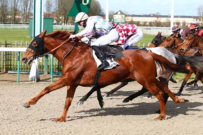 Photo d'arrivée de la course pmu PRIX DU NEFLIER à CHANTILLY le Lundi 9 mars 2020
