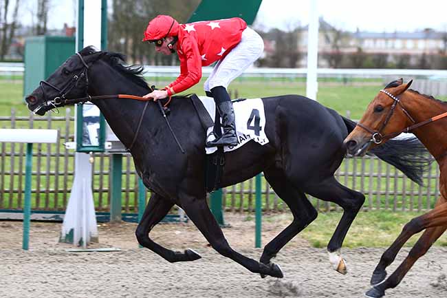 Photo d'arrivée de la course pmu PRIX DU VAL SAINT-GEORGES à CHANTILLY le Mardi 10 mars 2020