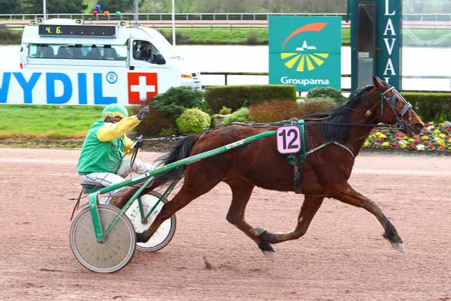 Photo d'arrivée de la course pmu PRIX KREASON à LAVAL le Mercredi 11 mars 2020