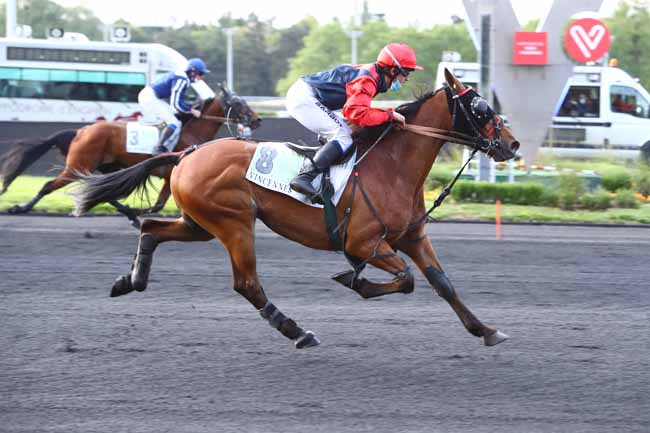 Photo d'arrivée de la course pmu PRIX JUPITER à PARIS-VINCENNES le Mardi 12 mai 2020