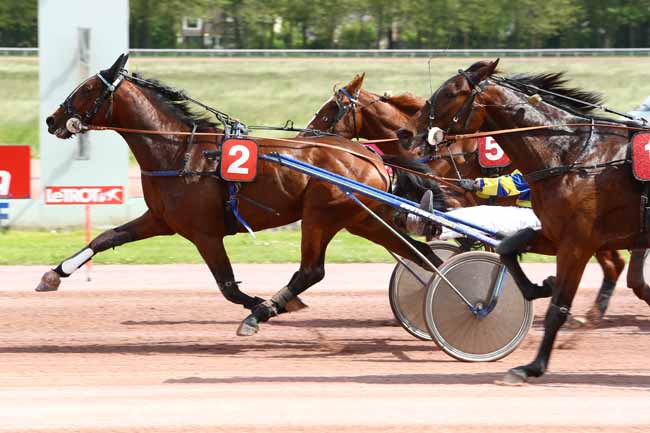 Photo d'arrivée de la course pmu PRIX DE LA TOUQUES à CAEN le Mercredi 13 mai 2020