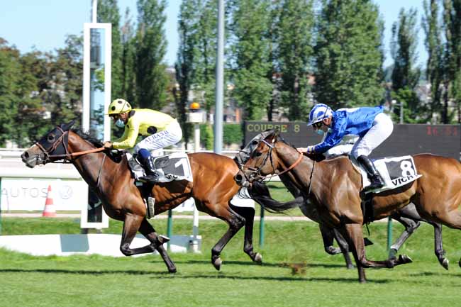 Photo d'arrivée de la course pmu PRIX DU BOIS RENARD à VICHY le Mercredi 27 mai 2020
