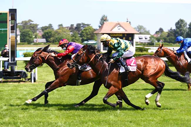 Photo d'arrivée de la course pmu PRIX DE BEAUSEJOUR à CLAIREFONTAINE le Jeudi 28 mai 2020
