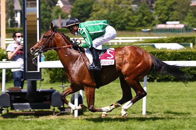 Photo d'arrivée de la course pmu PRIX DES BATIGNOLLES à CLAIREFONTAINE le Jeudi 28 mai 2020