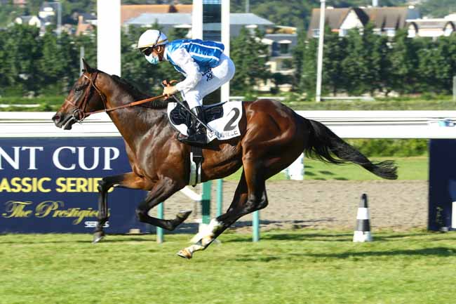 Photo d'arrivée de la course pmu PRIX DU MUSEE DE LA RENAISSANCE à DEAUVILLE le Dimanche 31 mai 2020