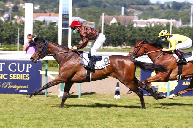 Photo d'arrivée de la course pmu PRIX DES LILAS à DEAUVILLE le Dimanche 31 mai 2020