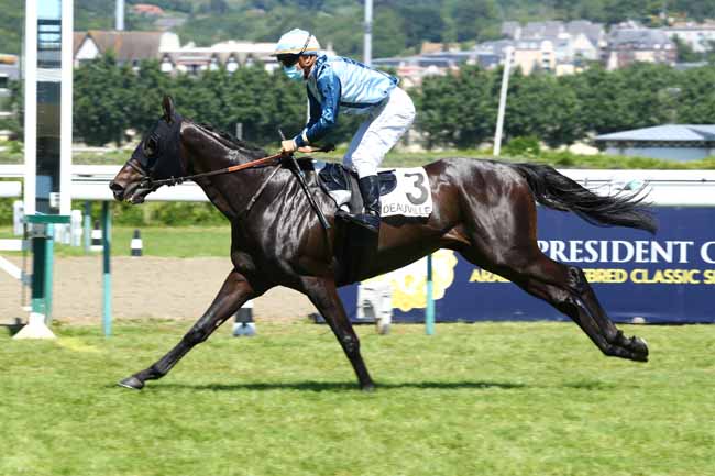 Photo d'arrivée de la course pmu GRAND HANDICAP DES MILERS à DEAUVILLE le Lundi 1 juin 2020