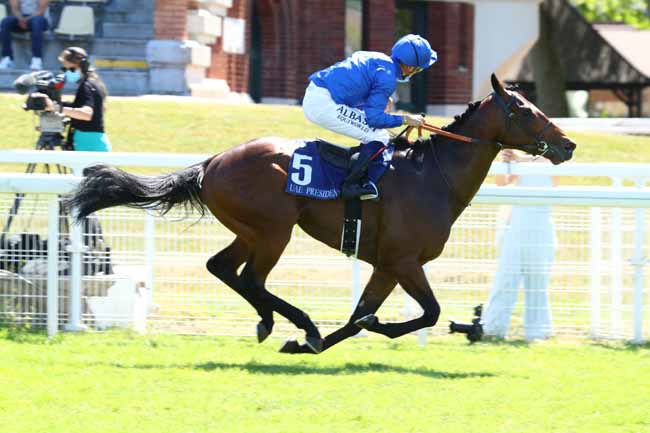 Photo d'arrivée de la course pmu EMIRATES POULE D'ESSAI DES POULAINS à DEAUVILLE le Lundi 1 juin 2020