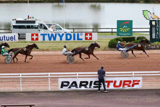 Photo d'arrivée de la course pmu PRIX LAVAL AMBULANCES BELLANGER BEAUFILS à LAVAL le Mercredi 3 juin 2020