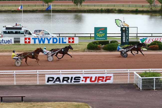 Photo d'arrivée de la course pmu PRIX JEAN DE LA VAISSIERE DE LAVERGNE à LAVAL le Mercredi 3 juin 2020