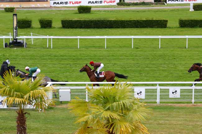 Photo d'arrivée de la course pmu PRIX DES ARTS-ET-METIERS à CLAIREFONTAINE le Jeudi 4 juin 2020