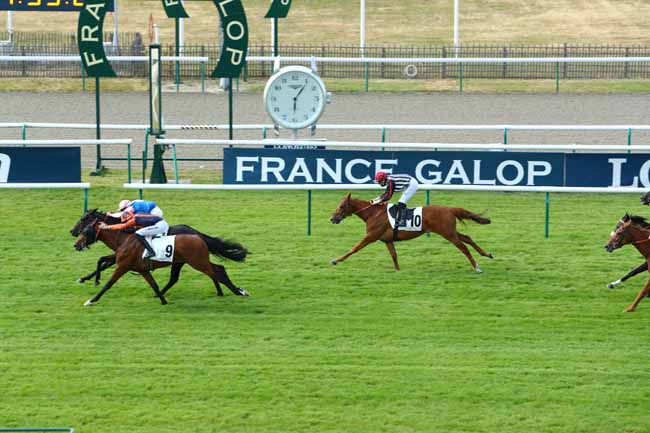 Photo d'arrivée de la course pmu PRIX DE LA GARENNE MAILLARD à CHANTILLY le Mercredi 10 juin 2020