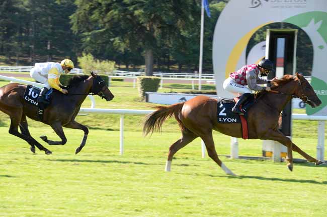 Photo d'arrivée de la course pmu PRIX DE MAISONS-LAFFITTE à LYON-PARILLY le Lundi 22 juin 2020