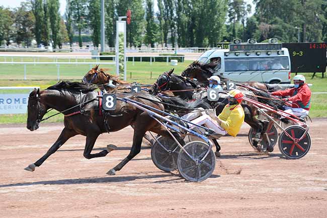 Photo d'arrivée de la course pmu PRIX DE LA SOURCE DE L'HOPITAL à VICHY le Mercredi 24 juin 2020