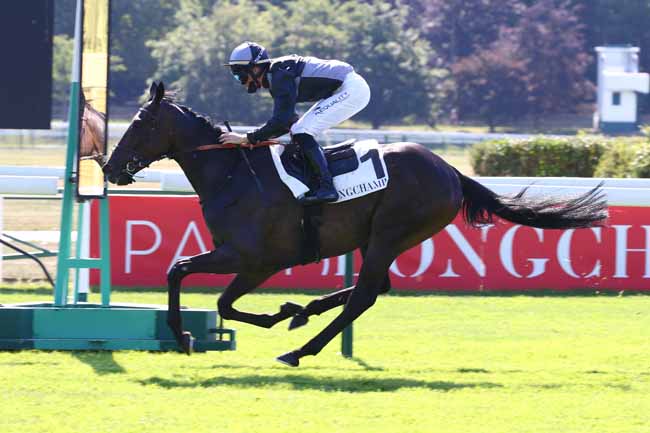 Photo d'arrivée de la course pmu PRIX DU VAL DE GRACE à LONGCHAMP le Jeudi 25 juin 2020