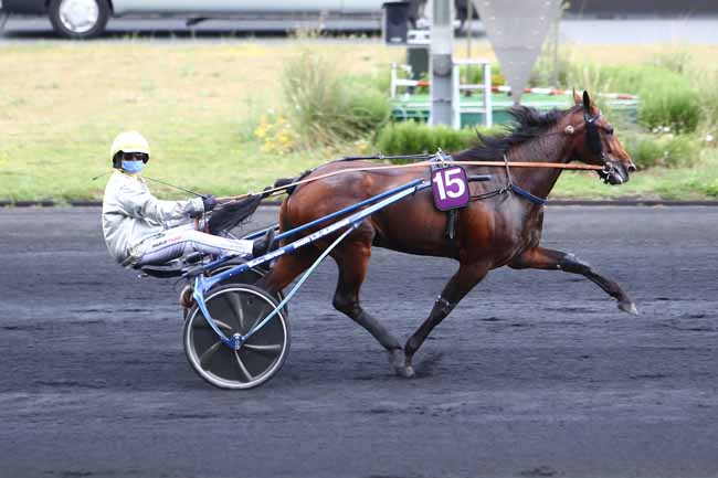 Photo d'arrivée de la course pmu PRIX NEMAUSA à PARIS-VINCENNES le Vendredi 26 juin 2020
