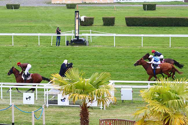 Photo d'arrivée de la course pmu PRIX BERING à CLAIREFONTAINE le Vendredi 26 juin 2020