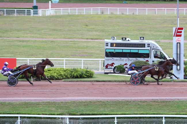 Photo d'arrivée de la course pmu PRIX DU PONT DE L'ARCHEVECHE à ENGHIEN le Samedi 27 juin 2020