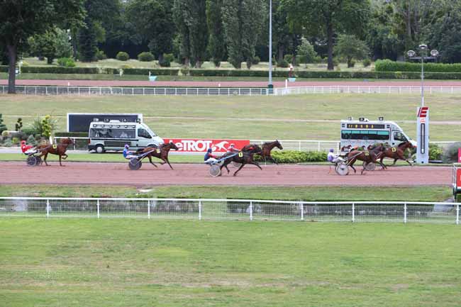 Photo d'arrivée de la course pmu PRIX DE NEUILLY-LEVALLOIS à ENGHIEN le Samedi 27 juin 2020