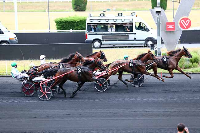 Photo d'arrivée de la course pmu PRIX PHAETON à PARIS-VINCENNES le Mardi 30 juin 2020