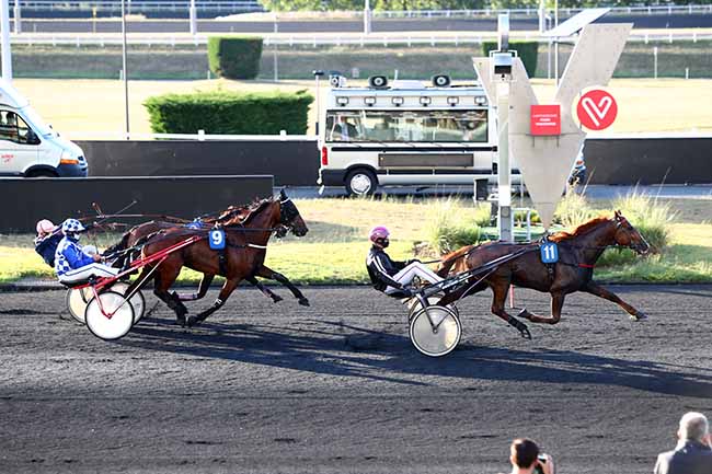 Photo d'arrivée de la course pmu PRIX AGENA à PARIS-VINCENNES le Mardi 30 juin 2020