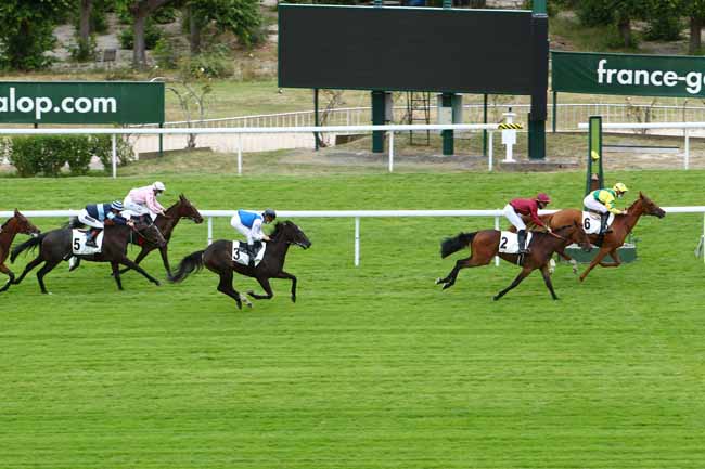 Photo d'arrivée de la course pmu PRIX DE L'AUNETTE à SAINT-CLOUD le Vendredi 3 juillet 2020