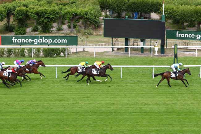 Photo d'arrivée de la course pmu PRIX DU BEAU FLAGUEUX à SAINT-CLOUD le Vendredi 3 juillet 2020