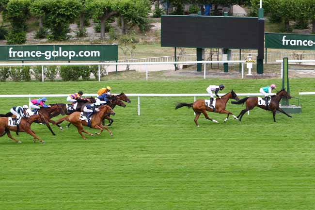 Photo d'arrivée de la course pmu PRIX DE LA PLAINE DE JOUVENCE à SAINT-CLOUD le Vendredi 3 juillet 2020