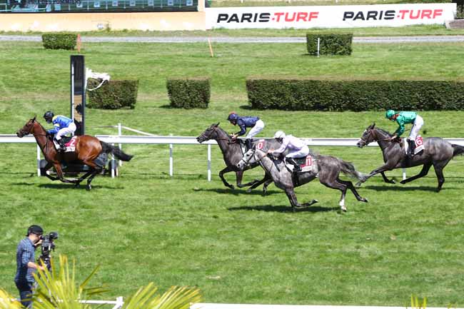 Photo d'arrivée de la course pmu PRIX DES POMMIERS à CLAIREFONTAINE le Mardi 7 juillet 2020