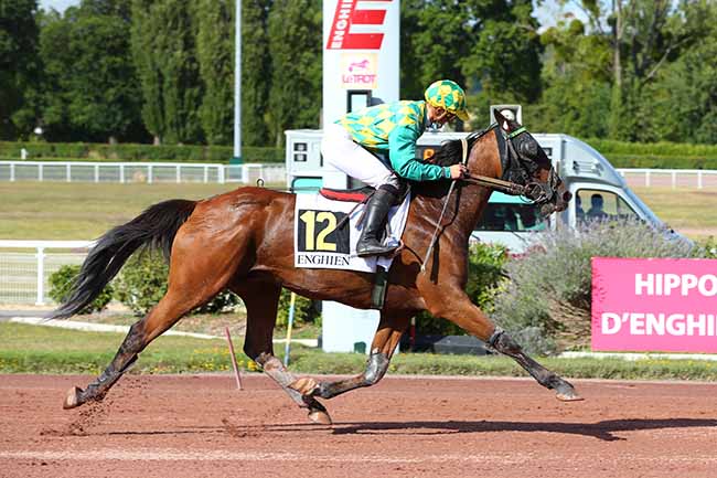 Photo d'arrivée de la course pmu PRIX DE LA PLACE DU MAIL à ENGHIEN le Mercredi 8 juillet 2020