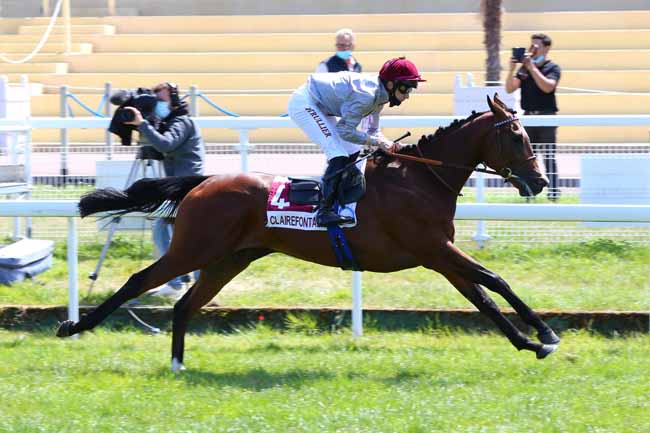 Photo d'arrivée de la course pmu PRIX DES GIROFLEES à CLAIREFONTAINE le Vendredi 10 juillet 2020