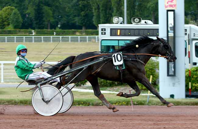 Photo d'arrivée de la course pmu PRIX DE LA PLACE RODIN à ENGHIEN le Mercredi 15 juillet 2020