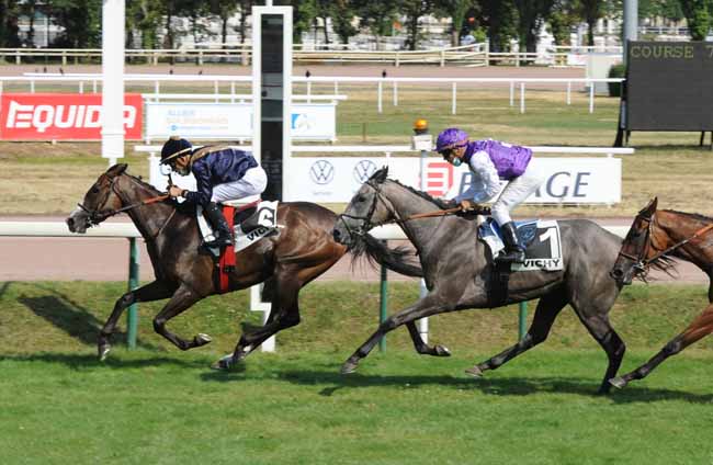 Photo d'arrivée de la course pmu PRIX DE L'HIPPODROME DE MONS WALLONIE à VICHY le Lundi 20 juillet 2020
