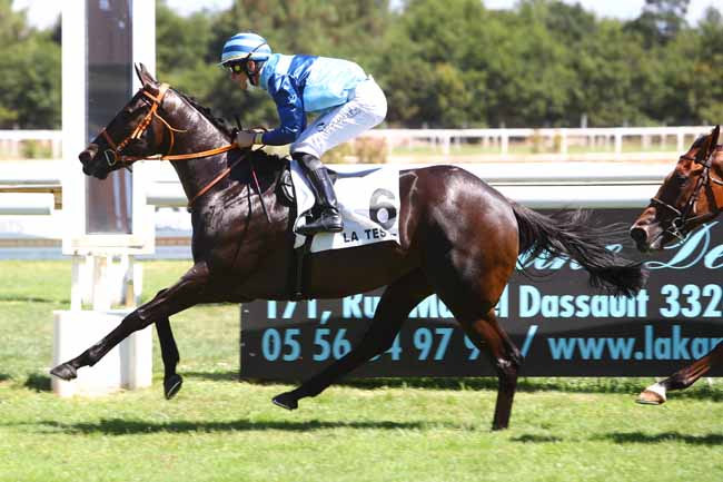 Photo d'arrivée de la course pmu CRITERIUM DU BEQUET - VENTES OSARUS à LA TESTE DE BUCH le Dimanche 26 juillet 2020