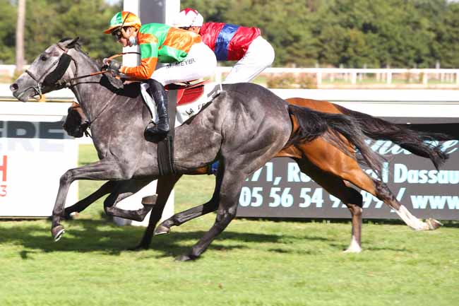 Photo d'arrivée de la course pmu PRIX DE L'HIPPODROME DE TARBES à LA TESTE DE BUCH le Dimanche 26 juillet 2020