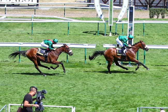 Photo d'arrivée de la course pmu PRIX DE HAUTEFONTAINE à COMPIEGNE le Lundi 27 juillet 2020